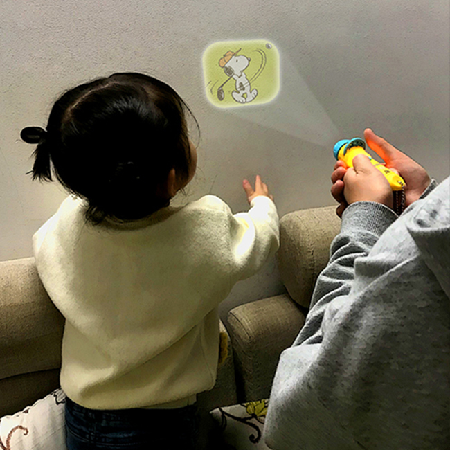 史努比投影手电筒